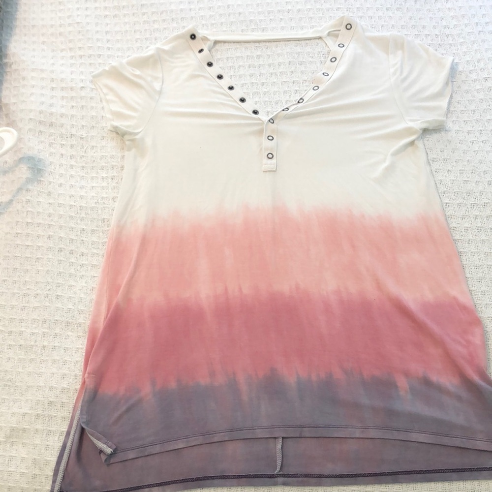 American Eagle | Front Snap Soft & Sexy Low Cut Bottom Tie Dye Tee Loose Fitting